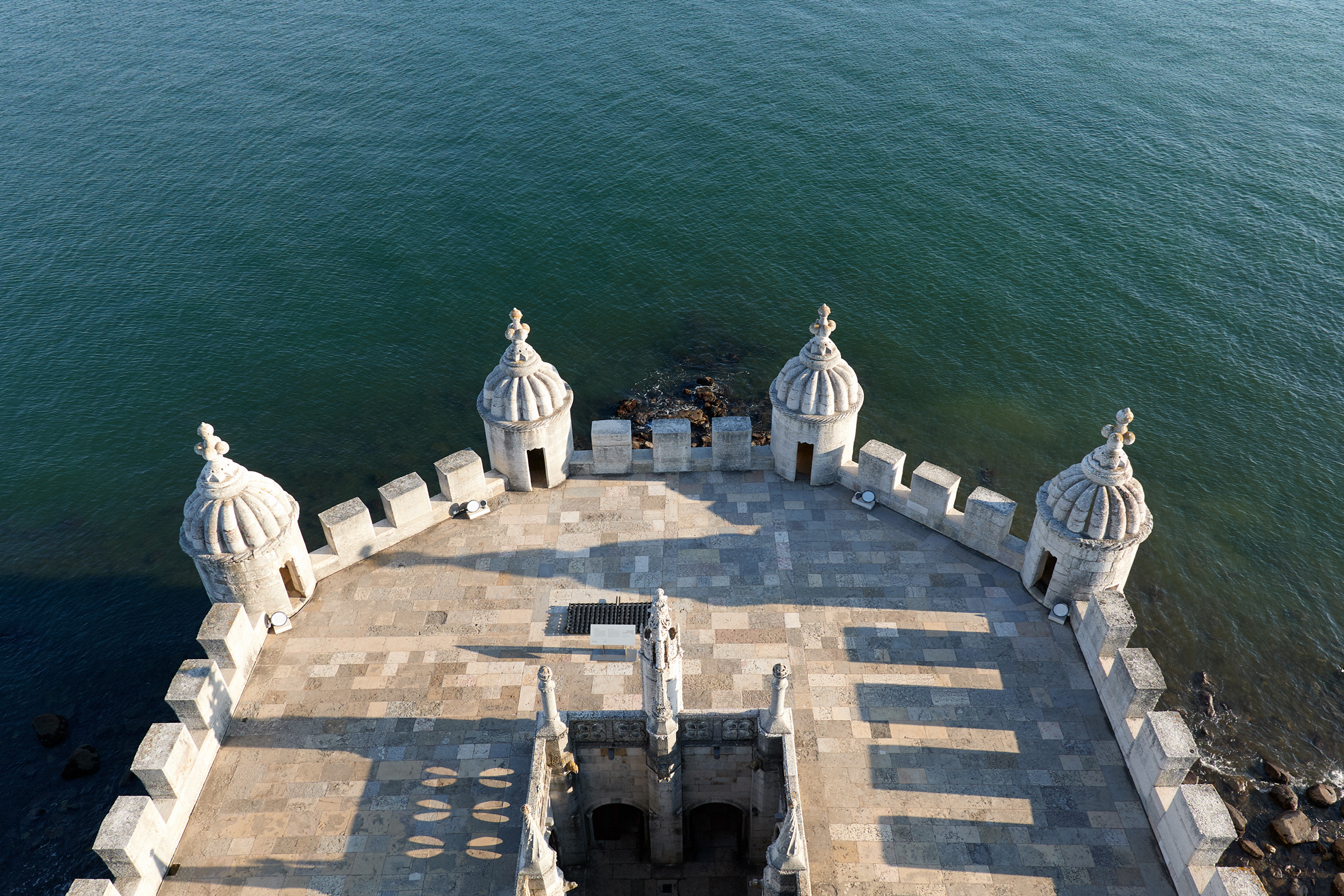 LOREM IPSUM IS SIMPLY